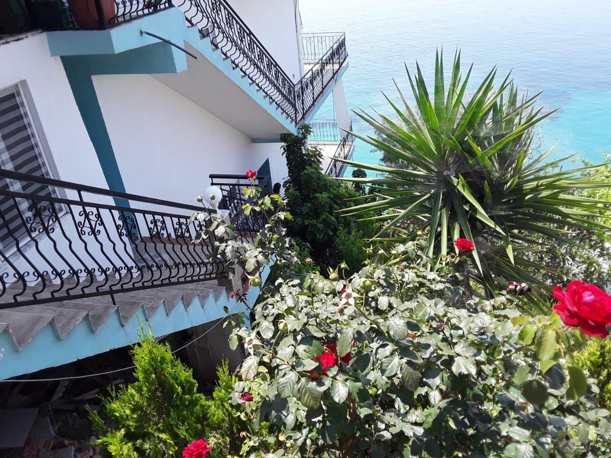 Odhisea Hotel Restaurant كيبارو المظهر الخارجي الصورة
