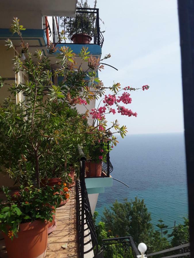 Odhisea Hotel Restaurant كيبارو المظهر الخارجي الصورة