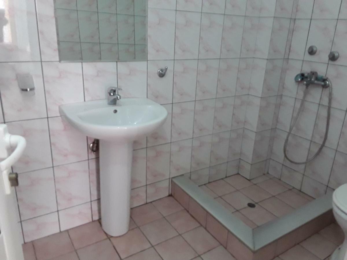 Odhisea Hotel Restaurant كيبارو المظهر الخارجي الصورة