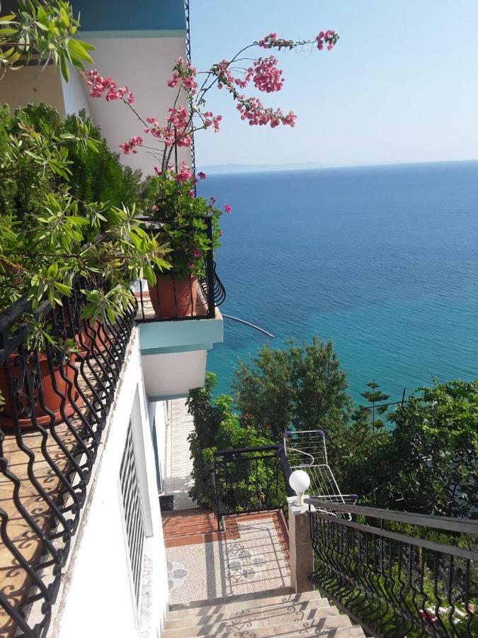 Odhisea Hotel Restaurant كيبارو المظهر الخارجي الصورة
